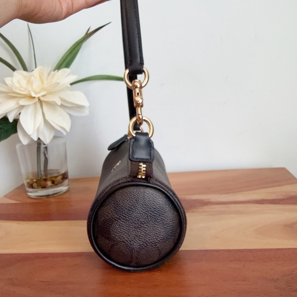 NWT Coach Nolita Barrel Bag
In Signature Canvas - Picture 2 of 5